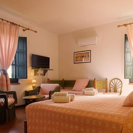 Càbras Hotel Ristorante Sa Pedrera מראה חיצוני תמונה