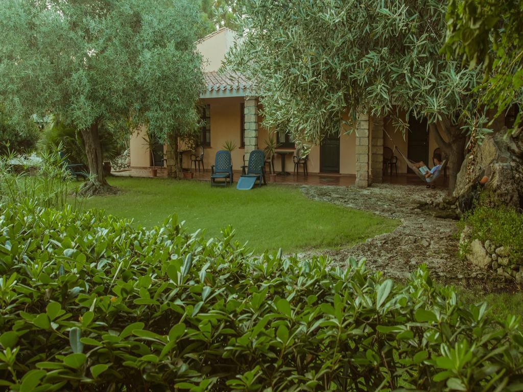 Càbras Hotel Ristorante Sa Pedrera מראה חיצוני תמונה